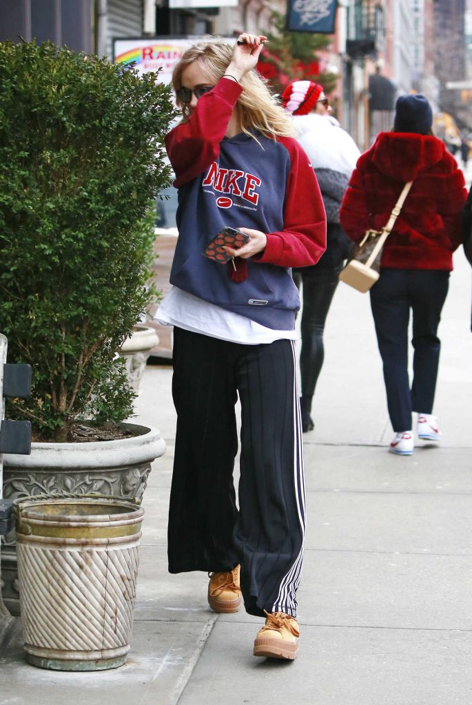 Suki Waterhouse Was Seen Out in NYC 02/06/2018-2