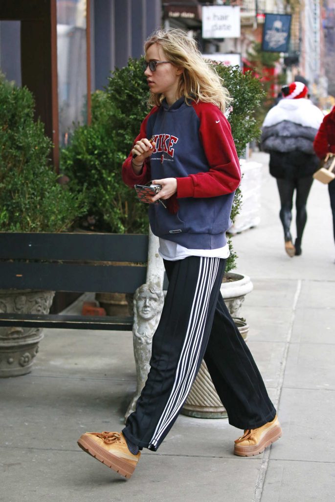 Suki Waterhouse Was Seen Out in NYC 02/06/2018-3