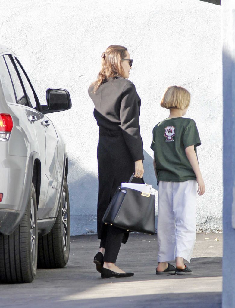 Angelina Jolie Arrives to a Martial Arts Class Along Side Daughter Shilo in LA 03/26/2018-3