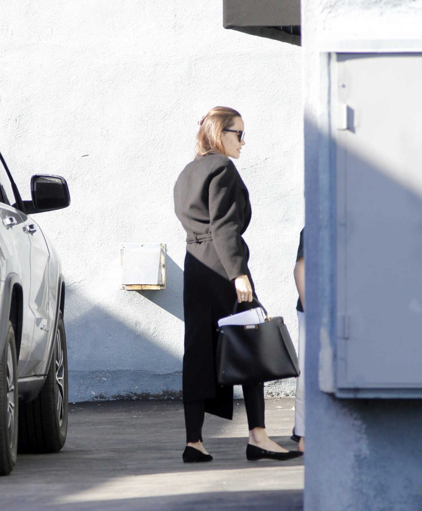 Angelina Jolie Arrives to a Martial Arts Class Along Side Daughter Shilo in LA 03/26/2018-4