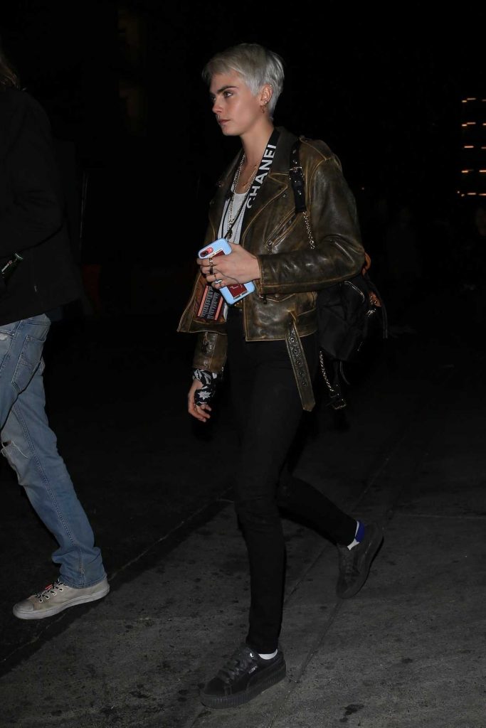 Cara Delevingne Attends The Darkness Concert with a Friend in Hollywood 03/30/2018-5