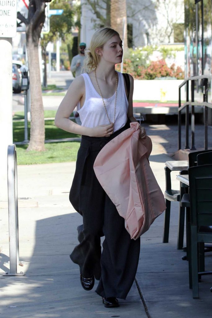 Elle Fanning Leaves Oscar Fitting in LA 02/28/2018-1