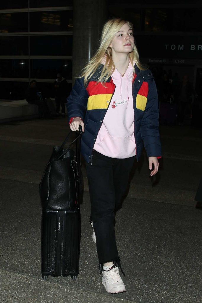 Elle Fanning Was Seen at LAX Airport in Los Angeles 03/07/2018-5