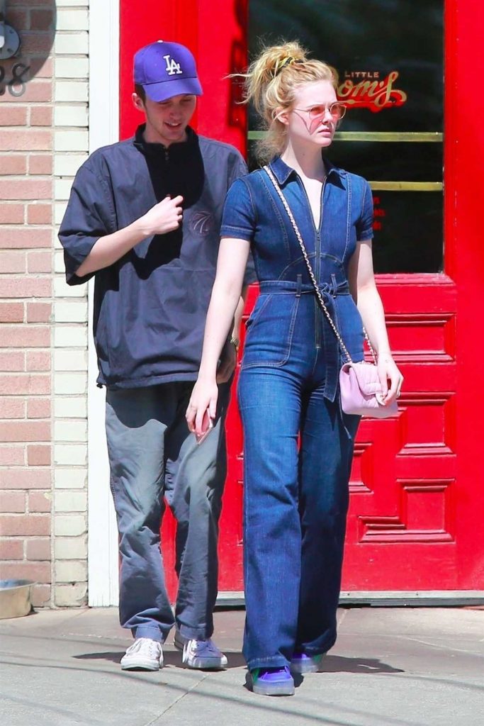 Elle Fanning Was Spotted with a Mystery Guy Out in Los Feliz 03/27/2018-2