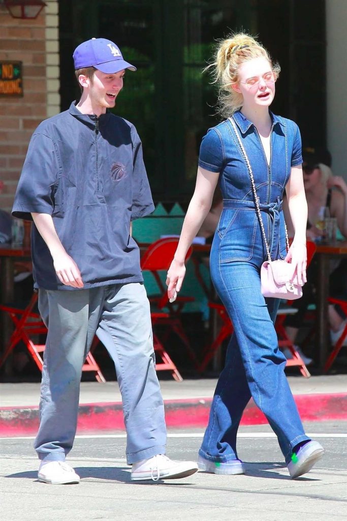Elle Fanning Was Spotted with a Mystery Guy Out in Los Feliz 03/27/2018-3