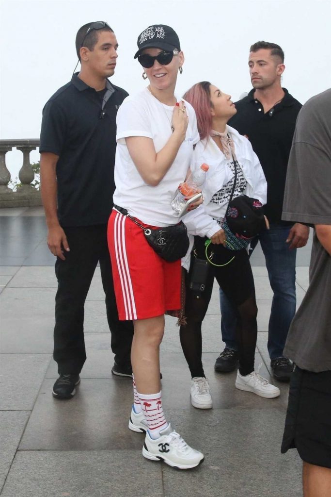 Katy Perry Visits Brazil's Famous Christ the Redeemer Statue in Rio de Janeiro 03/18/2018-4