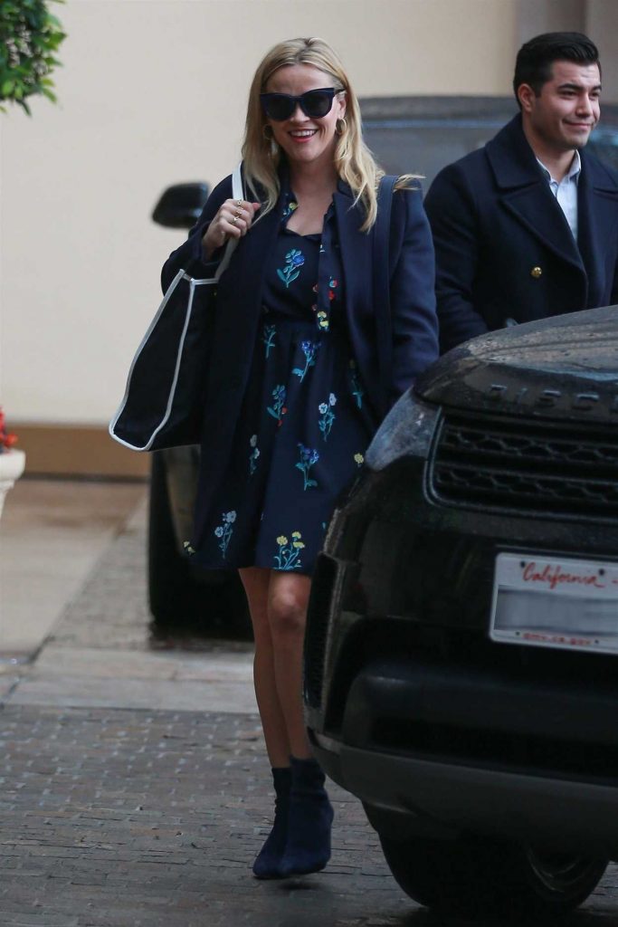 Reese Witherspoon Arrives for a Birthday Lunch with Friends in Hollywood 03/22/2018-1