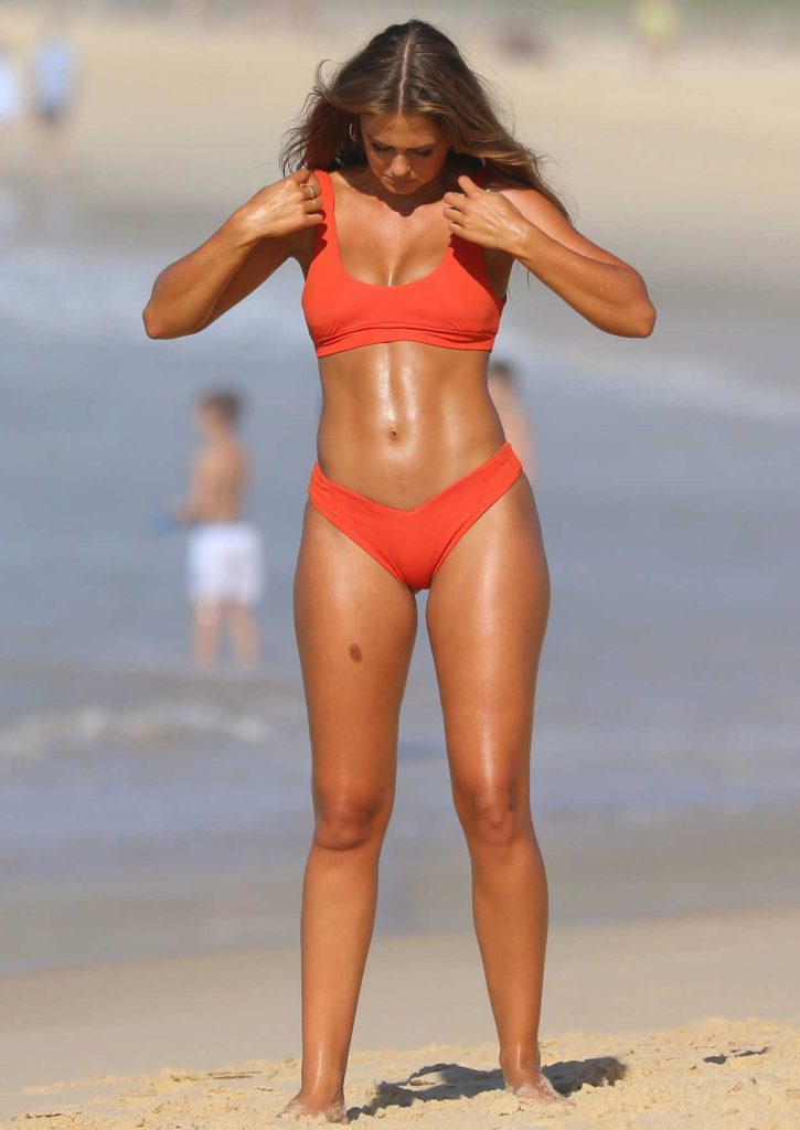 Stephanie Claire Smith Does a Bikini Photoshoot on Bondi Beach in Sydney 03/29/2018-4