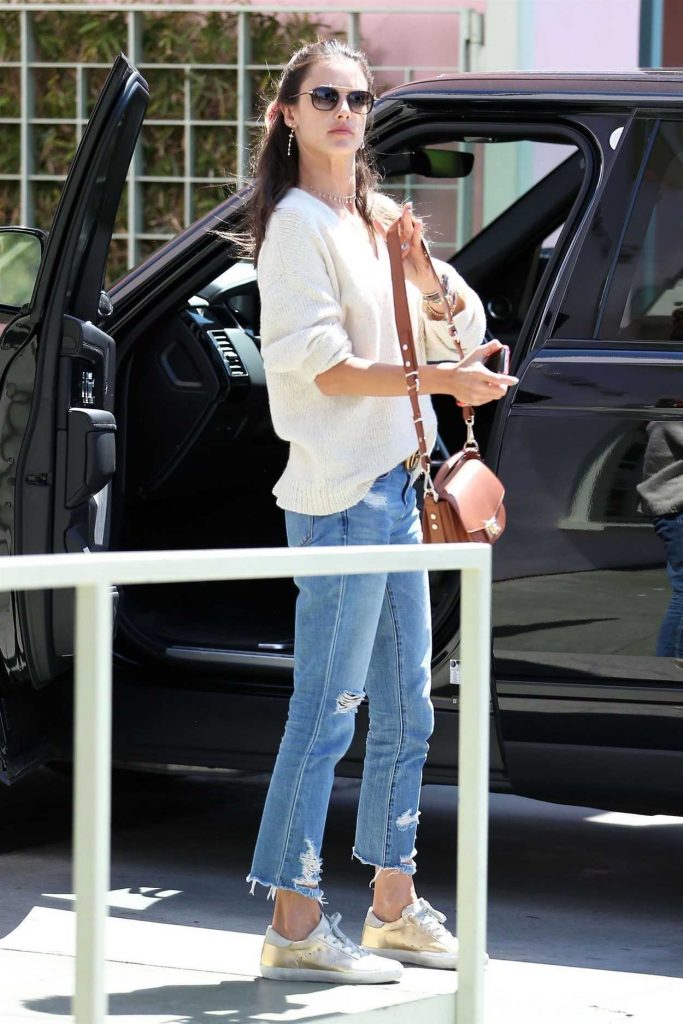 Alessandra Ambrosio Heads to Lunch at The Ivy in Santa Monica 04/19/2018-2