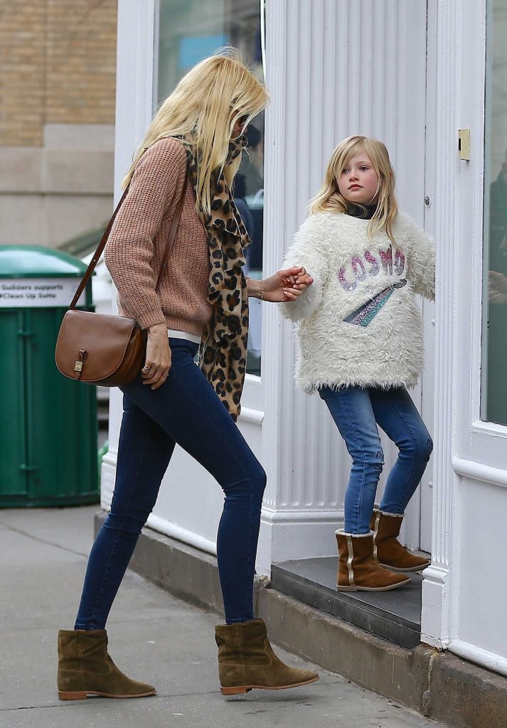 Claudia Schiffer Was Spotted with Her Kids Out in NYC 04/10/2018-5