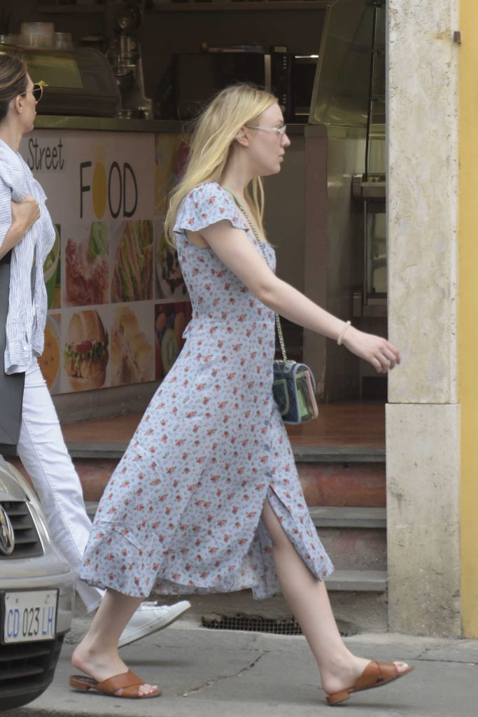 Dakota Fanning Was Spotted Out in Rome 04/16/2018-5