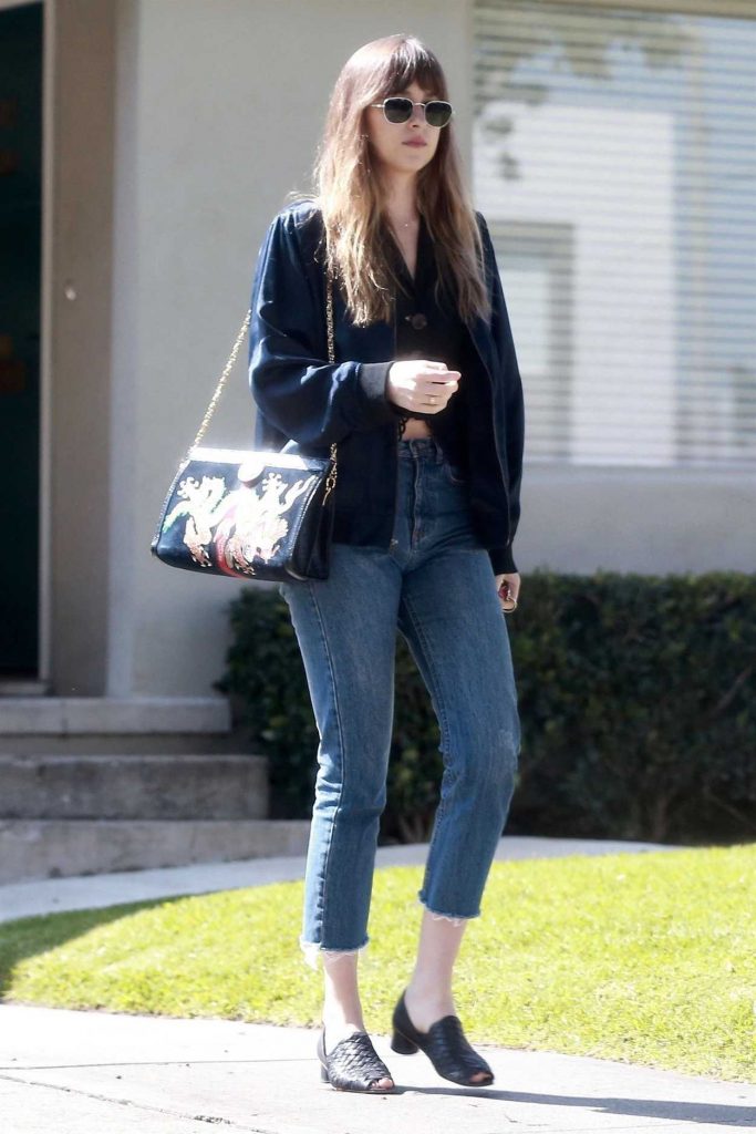 Dakota Johnson Was Seen Out in Los Angeles 04/04/2018-3