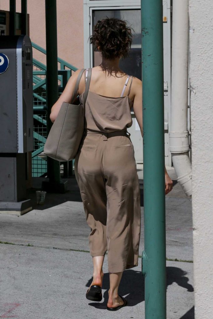 Emmy Rossum Heads to a Nail Salon in Beverly Hills 04/21/2018-5