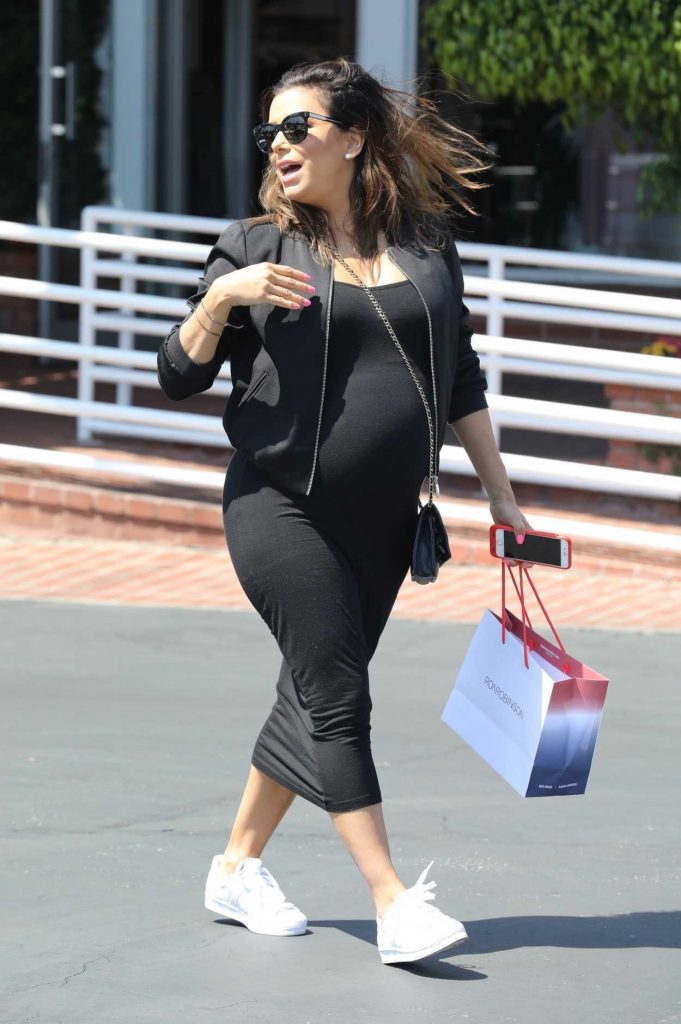 Eva Longoria Out Shopping in Santa Monica 04/19/2018-4