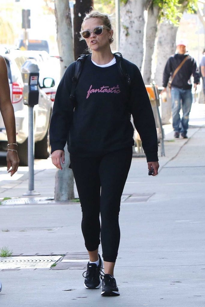 Reese Witherspoon Leaves a Workout in Los Angeles 04/09/2018-1