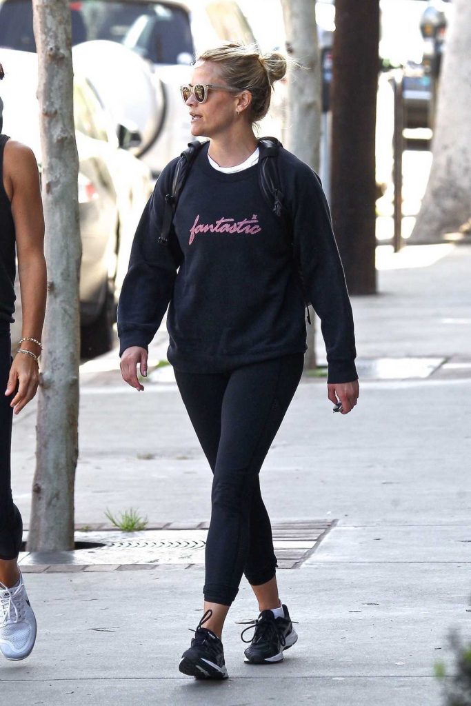 Reese Witherspoon Leaves a Workout in Los Angeles 04/09/2018-3