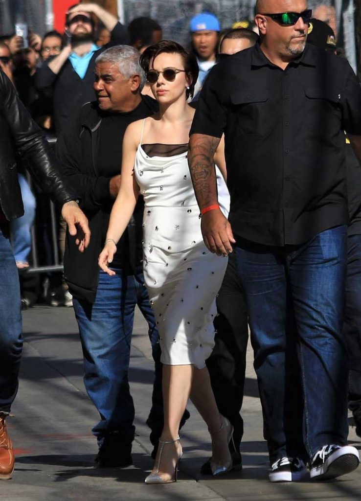 Scarlett Johansson Arrives at Jimmy Kimmel Live in Hollywood 04/24/2018-3