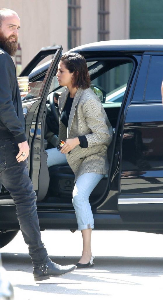 Selena Gomez Was Seen Out in Hollywood 04/10/2018-2
