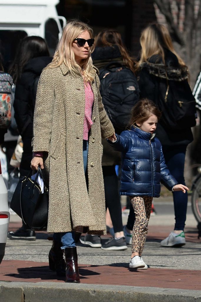 Sienna Miller Shares an Ice Cream with Her Daughter Marlowe in NYC 04/18/2018-4