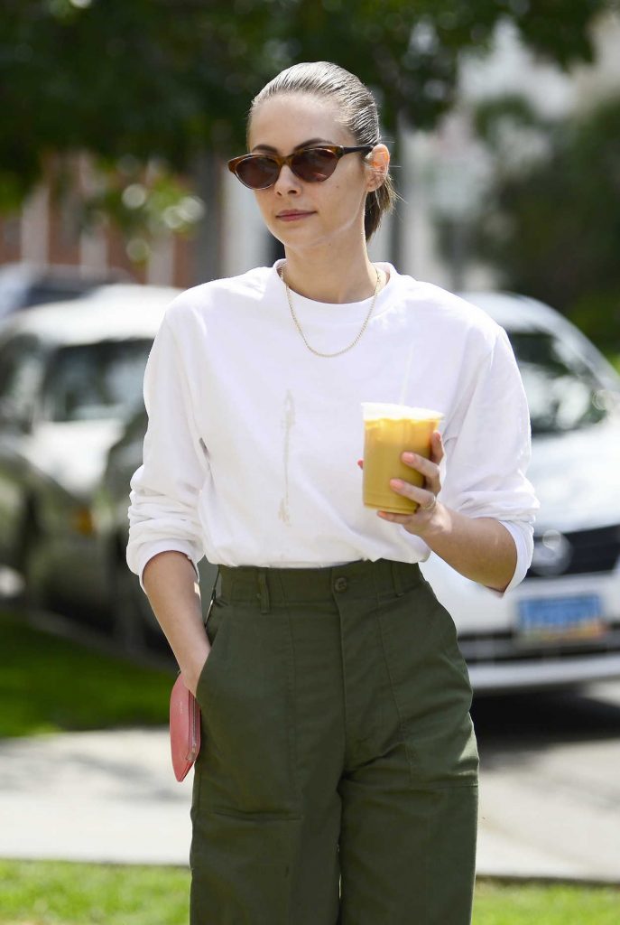 Willa Holland Was Spotted with Her Dog Out in Los Angeles 04/06/2018-5