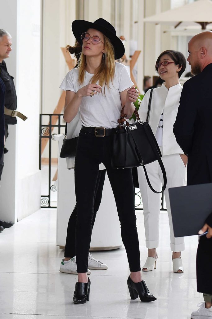 Amber Heard Leaves Her Hotel in Cannes 05/13/2018-1