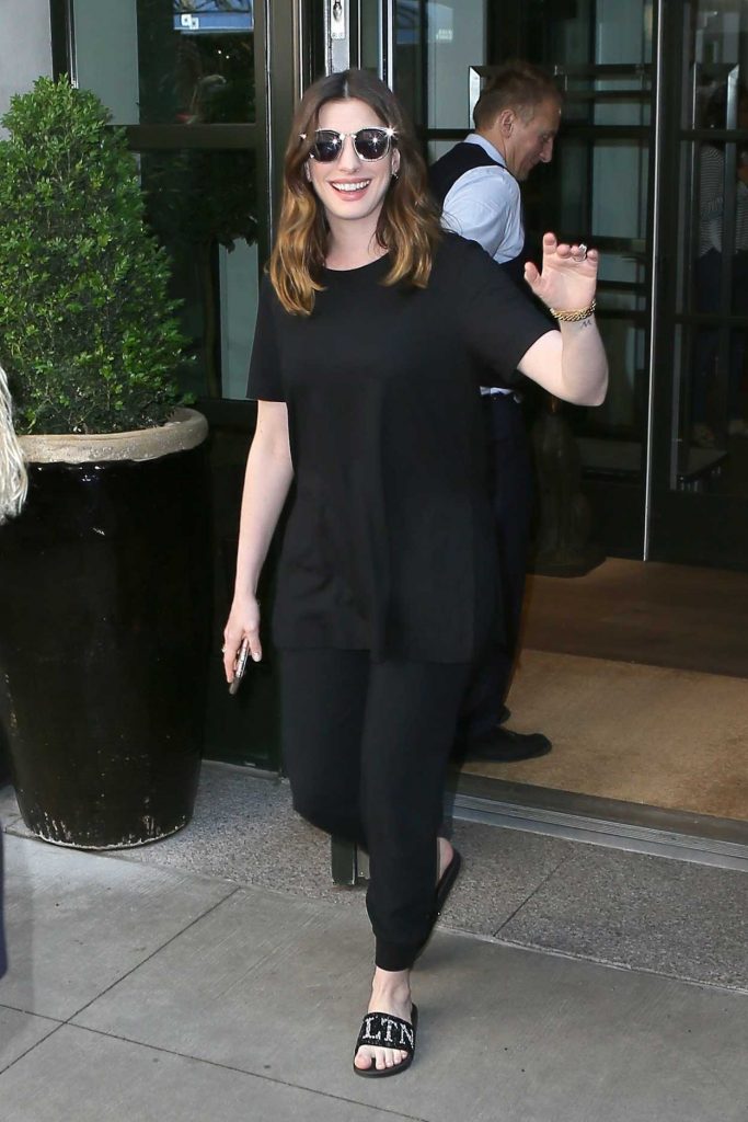 Anne Hathaway Was Seen Out in New York City 05/24/2018-1