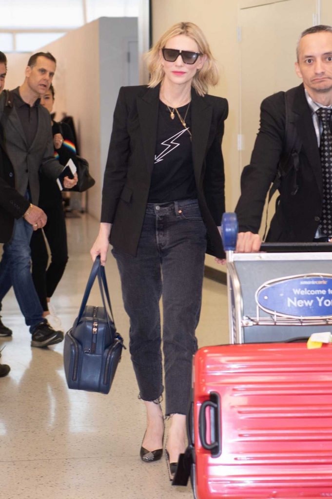 Cate Blanchett Was Spotted at JFK Airport in New York City 05/24/2018-3