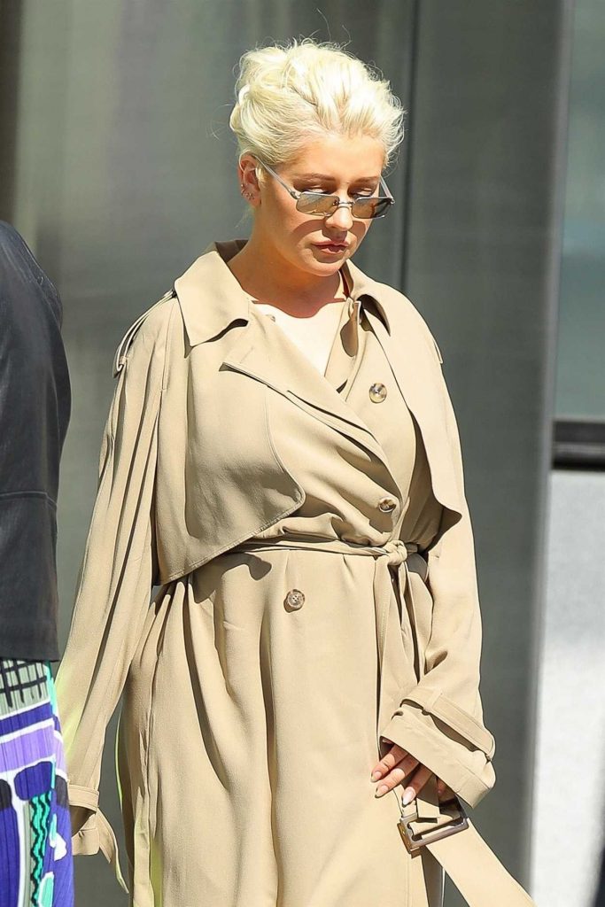 Christina Aguilera Wears a Beige Trench Coat Out in New York City 05/02/2018-4