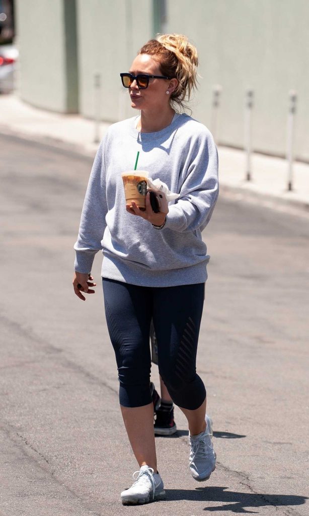 Hilary Duff Does a Coffee Run at Starbucks in Studio City 05/28/2018-3