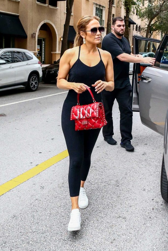 Jennifer Lopez Arrives at Her Hotel in Miami 05/24/2018-1