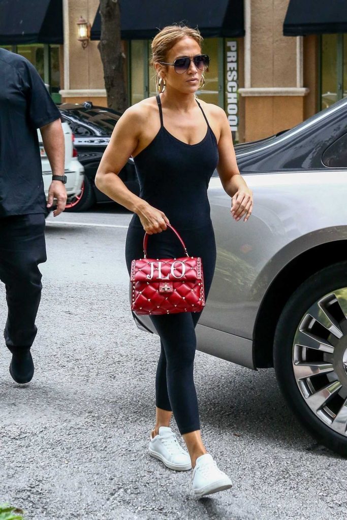 Jennifer Lopez Arrives at Her Hotel in Miami 05/24/2018-4