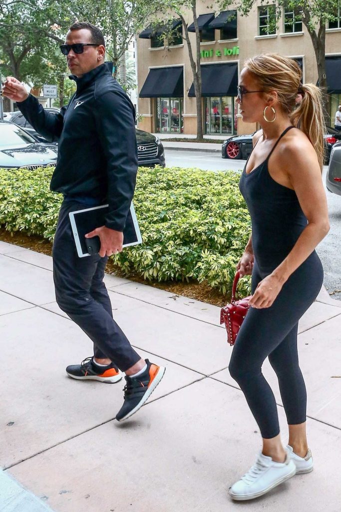 Jennifer Lopez Arrives at Her Hotel in Miami 05/24/2018-5