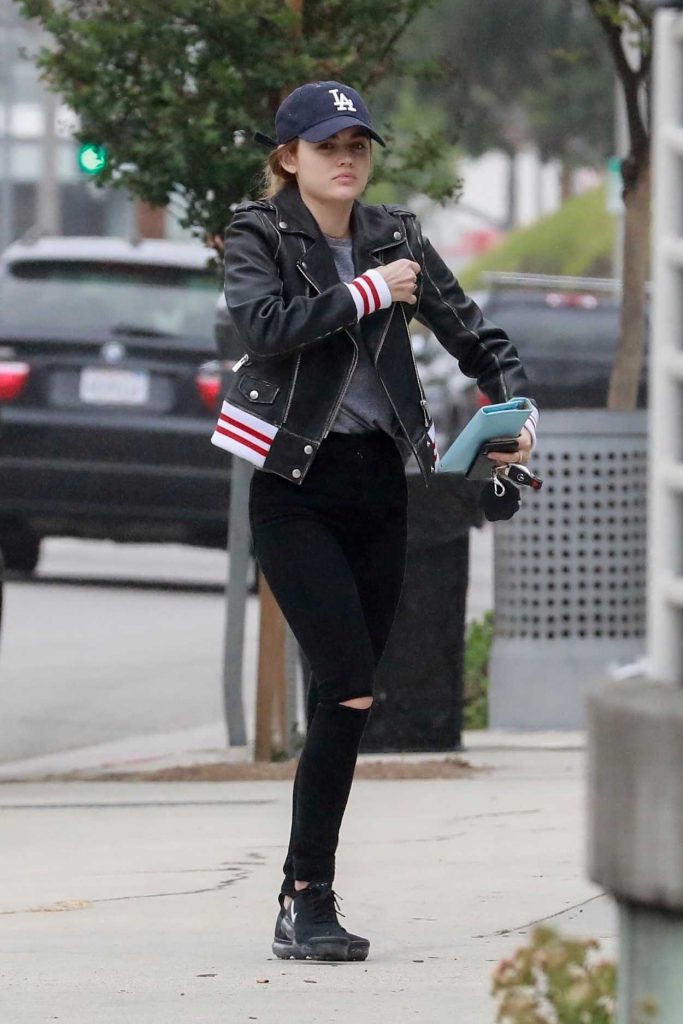 Lucy Hale Stops for a Evolution Fresh Smoothie in Studio City 05/01/2018-1