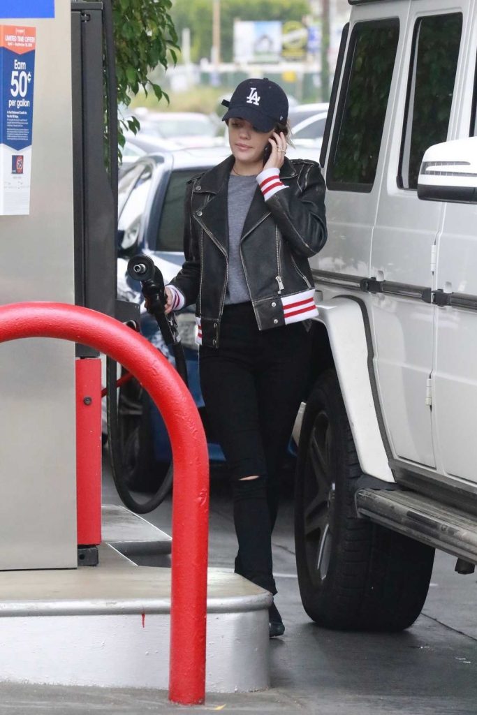 Lucy Hale Stops for a Evolution Fresh Smoothie in Studio City 05/01/2018-2