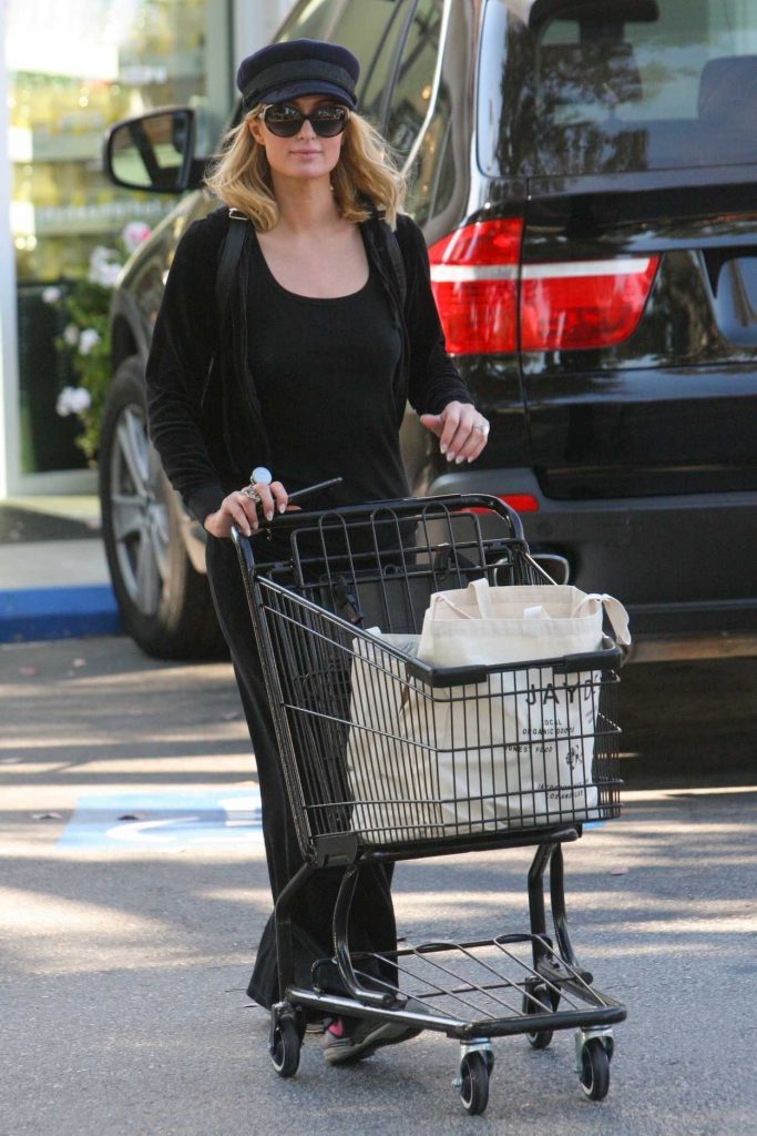 Paris Hilton Leaves a Grocery Store in LA 05/04/2018-5