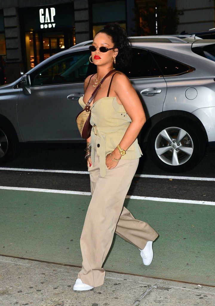 Rihanna Was Seen Out in New York 05/04/2018-4