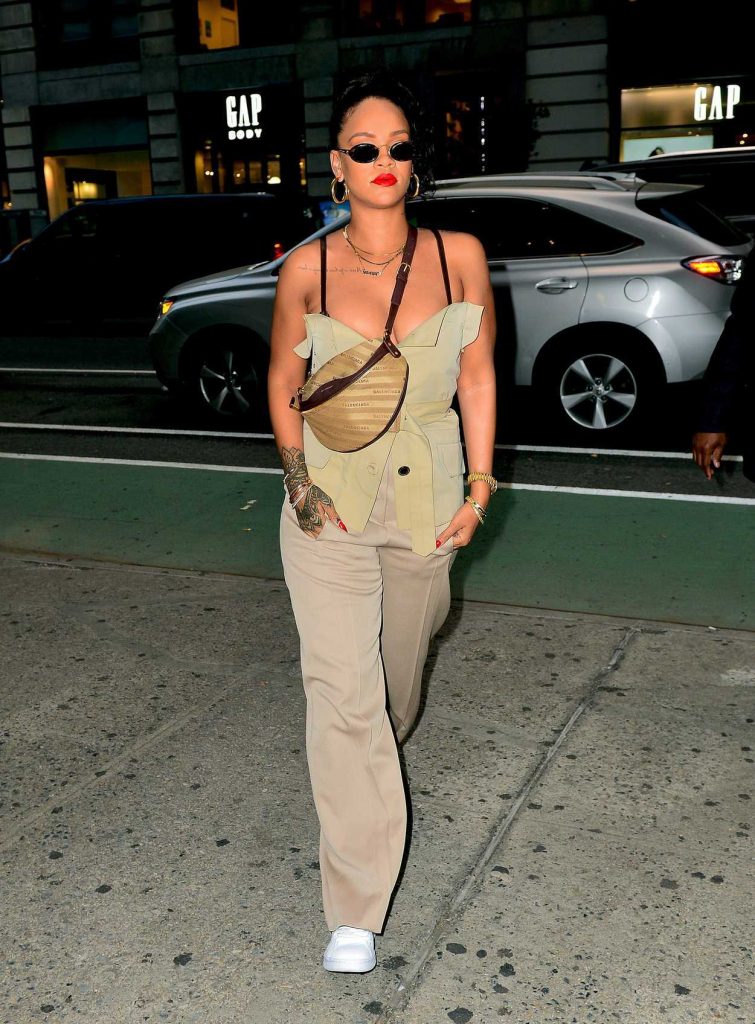 Rihanna Was Seen Out in New York 05/04/2018-5