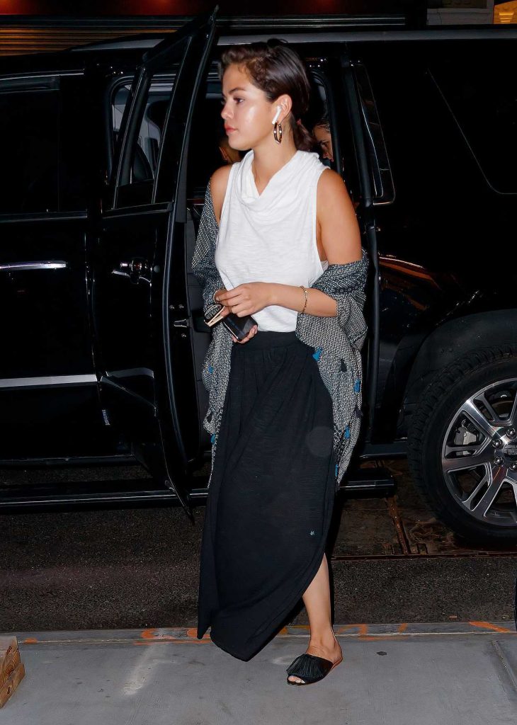 Selena Gomez Heads to a Midtown Spa in New York City 05/06/2018-3