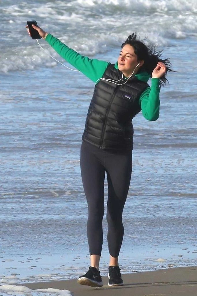 Shailene Woodley on the Set of Big Little Lies in Sausalito 05/01/2018-1