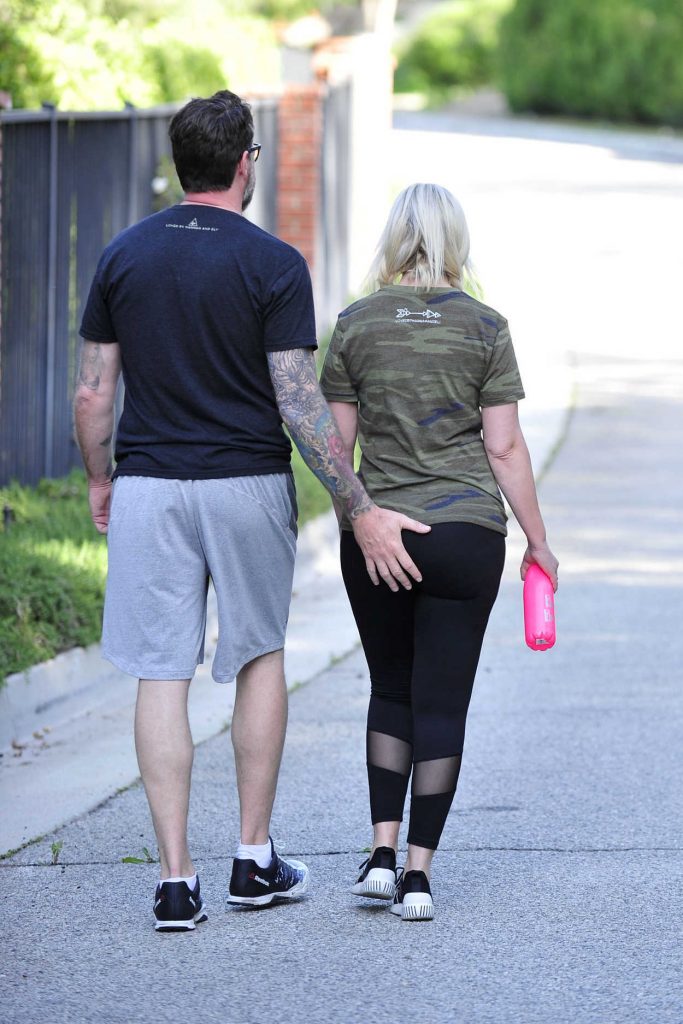 Tori Spelling Was Spotted with Her Husband Dean McDermott Out in Los Angeles 04/29/2018-7