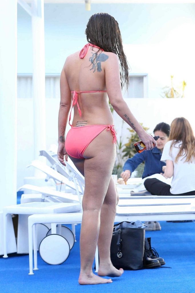 Tulisa Contostavlos in Bikini by the Pool at the Standard Hotel in Los Angeles 05/24/2018-3