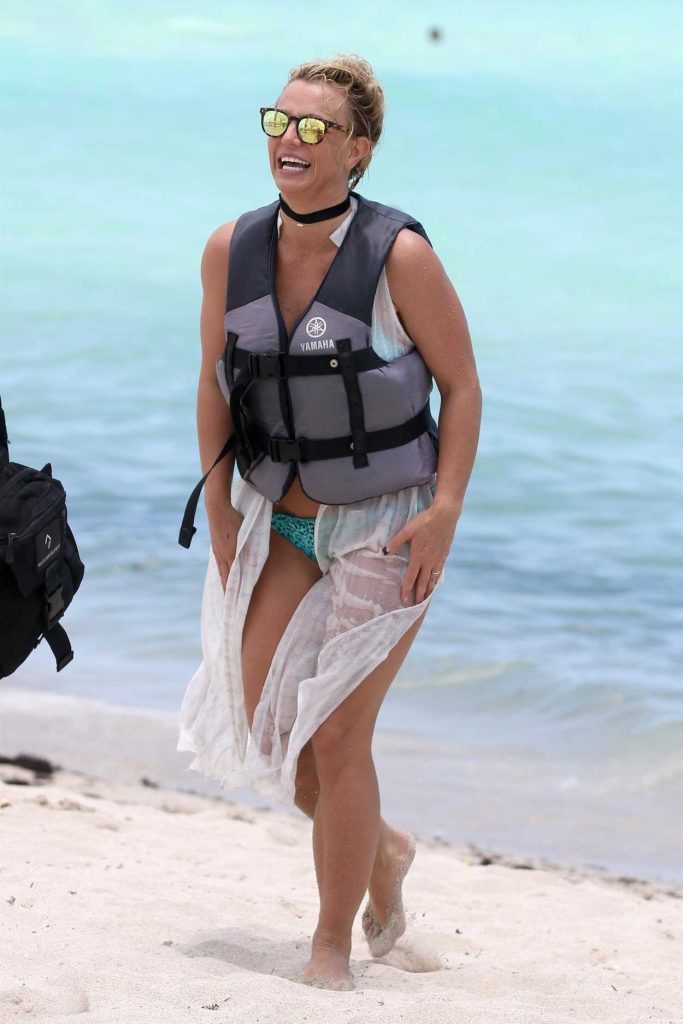 Britney Spears Goes for a Jetski Ride in Miami 06/06/2018-1