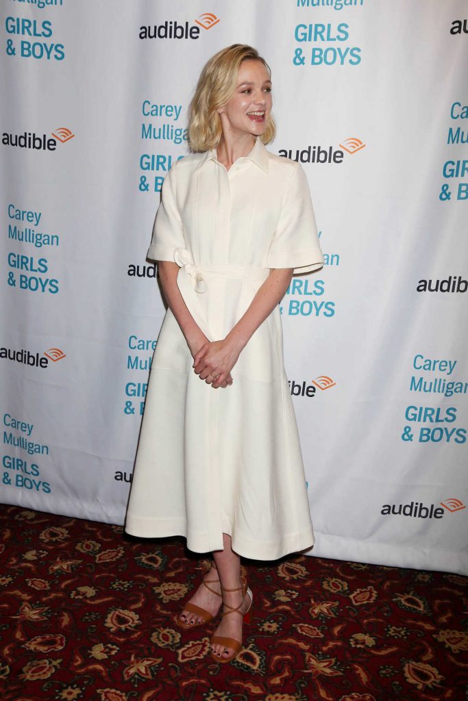 Carey Mulligan Attends a Photocall for Her New One-Woman Play Girls & Boys in New York 06/01/2018-2