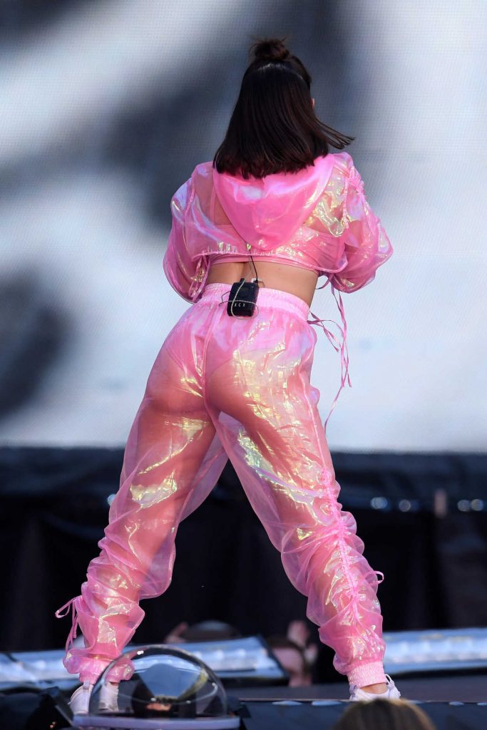 Charli XCX Performs Live on Stage During Taylor Swift's Tour at Wembley Stadium in London 06/22/2018-4