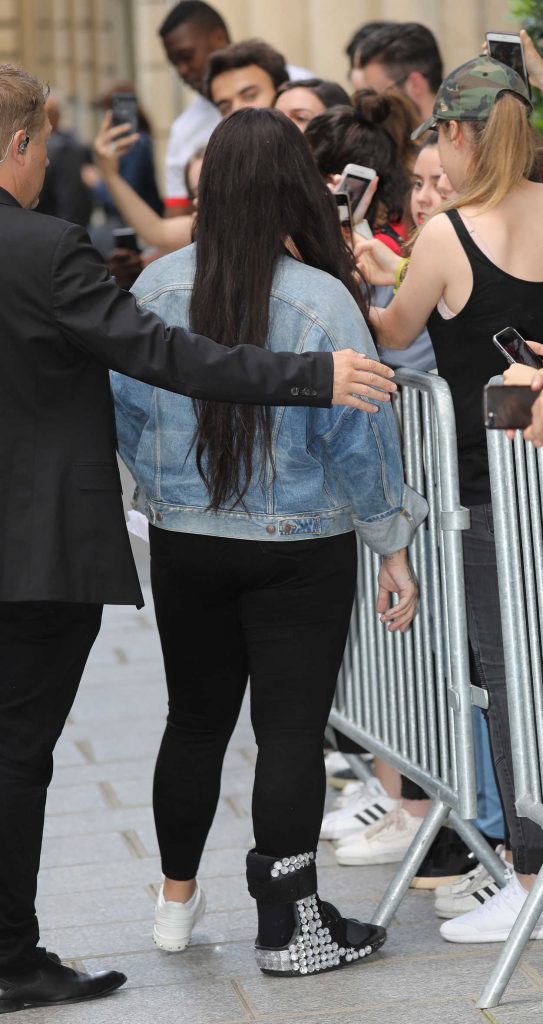 Demi Lovato Leaves Her Hotel in Paris 06/04/2018-5