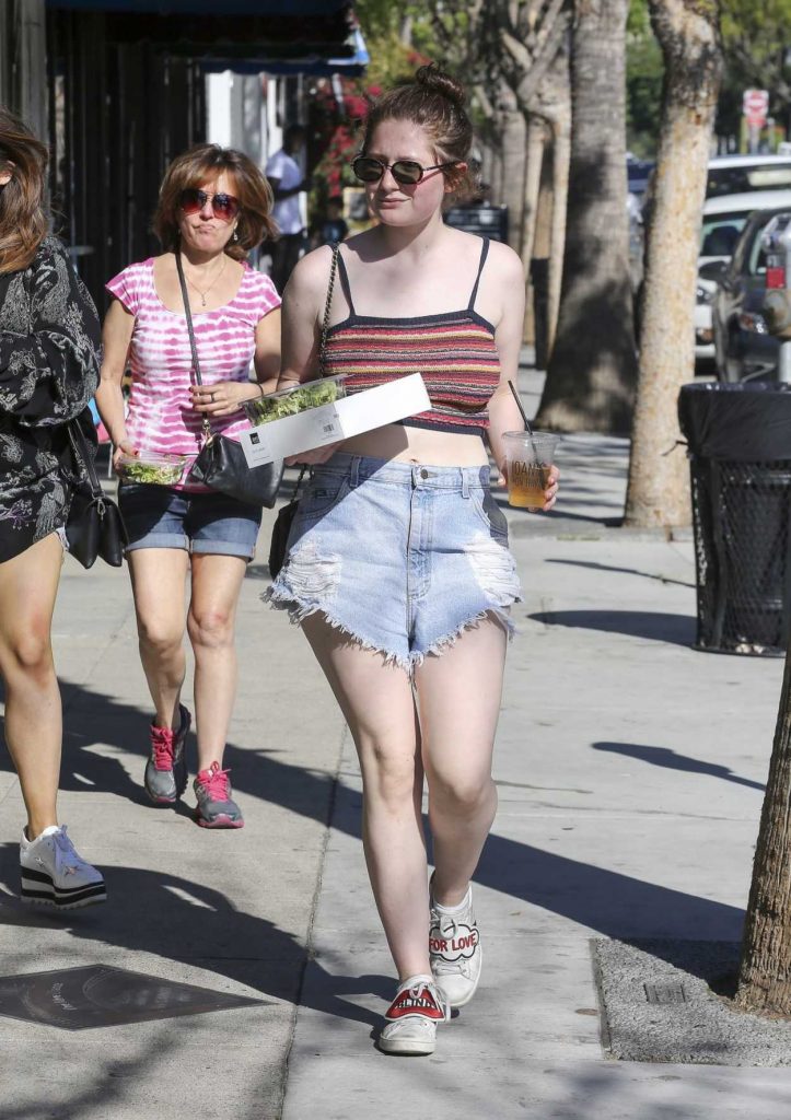 Emma Kenney Out for Lunch to Go in Los Angeles 06/14/2018-3
