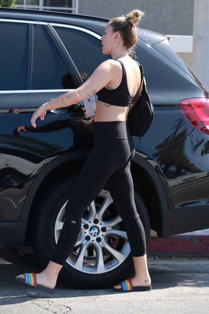 Miley Cyrus Leaves the SunCafe in Studio City 06/22/2018-5