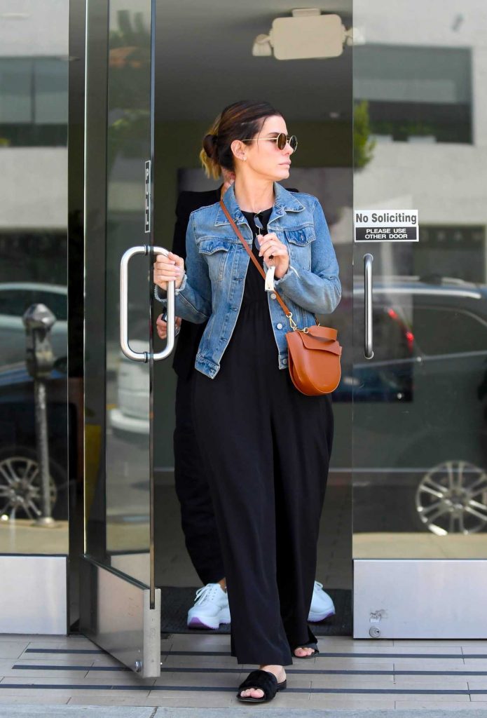 Sandra Bullock Out for Lunch in Los Angeles 06/19/2018-1