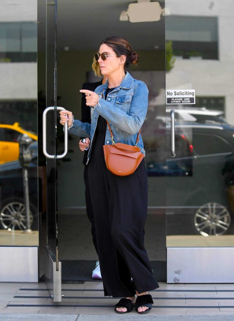 Sandra Bullock Out for Lunch in Los Angeles 06/19/2018-2