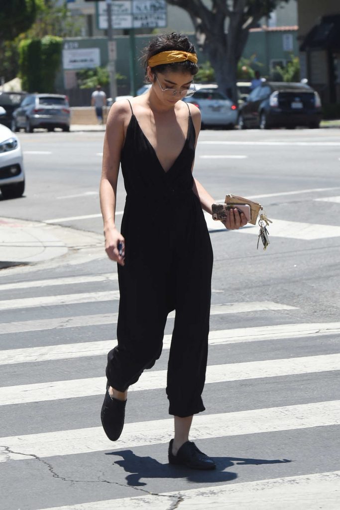Sarah Hyland Leaves a Day Spa in Los Angeles 06/25/2018-4